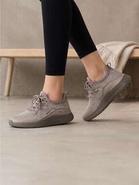 NWT Lane Eight Unisex HIIT Trainer Shoe - Size Tan Women 9